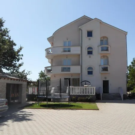 Curic Apartment