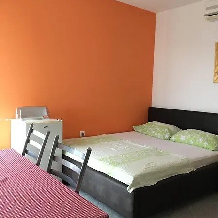 Curic Apartment *